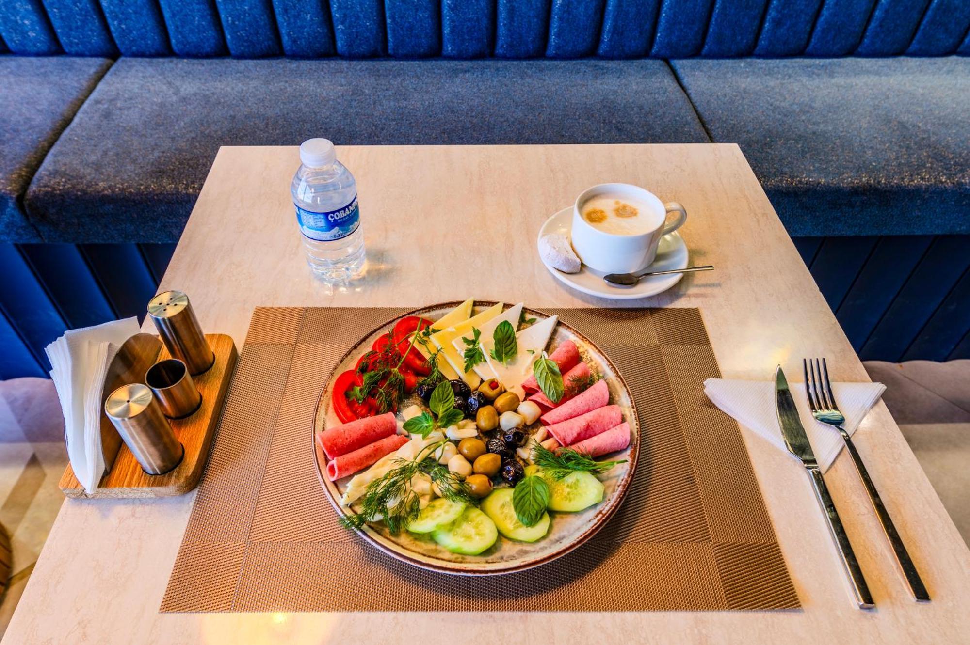 Heaven Premium Hotel Restaurant & Airport Shuttle Arnavutkoy Esterno foto