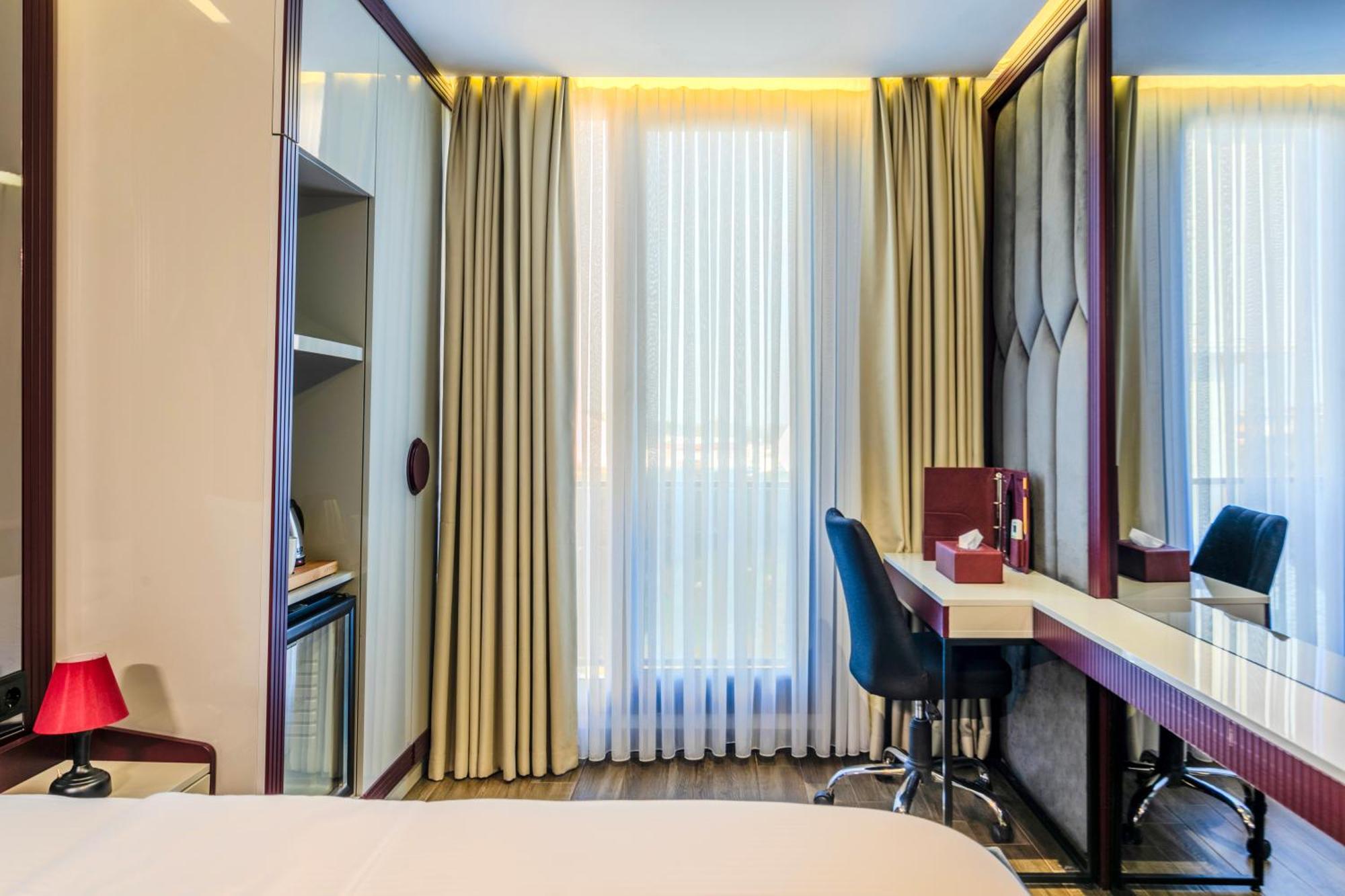 Heaven Premium Hotel Restaurant & Airport Shuttle Arnavutkoy Esterno foto