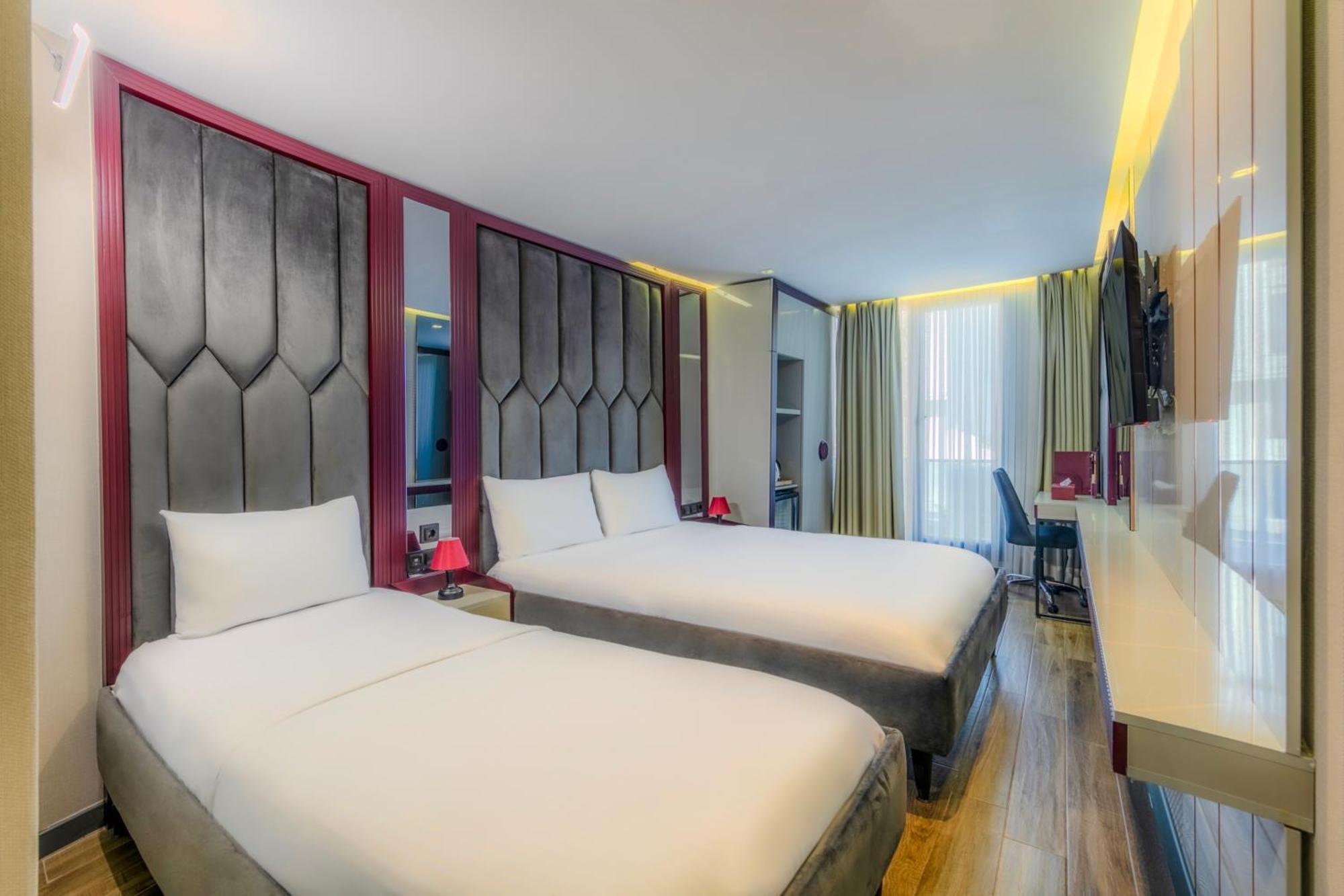 Heaven Premium Hotel Restaurant & Airport Shuttle Arnavutkoy Esterno foto